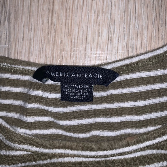 American Eagle Crop Top - Picture 3 of 3